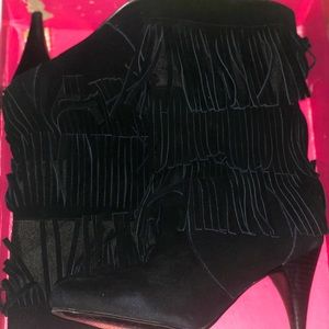 black fringe boots